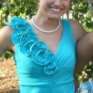 Fitted mermaid dress with fun accent!